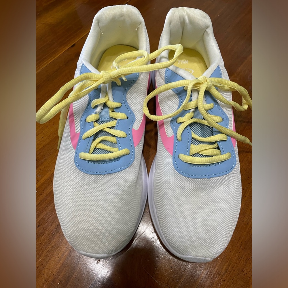 Women’s athletic shoes